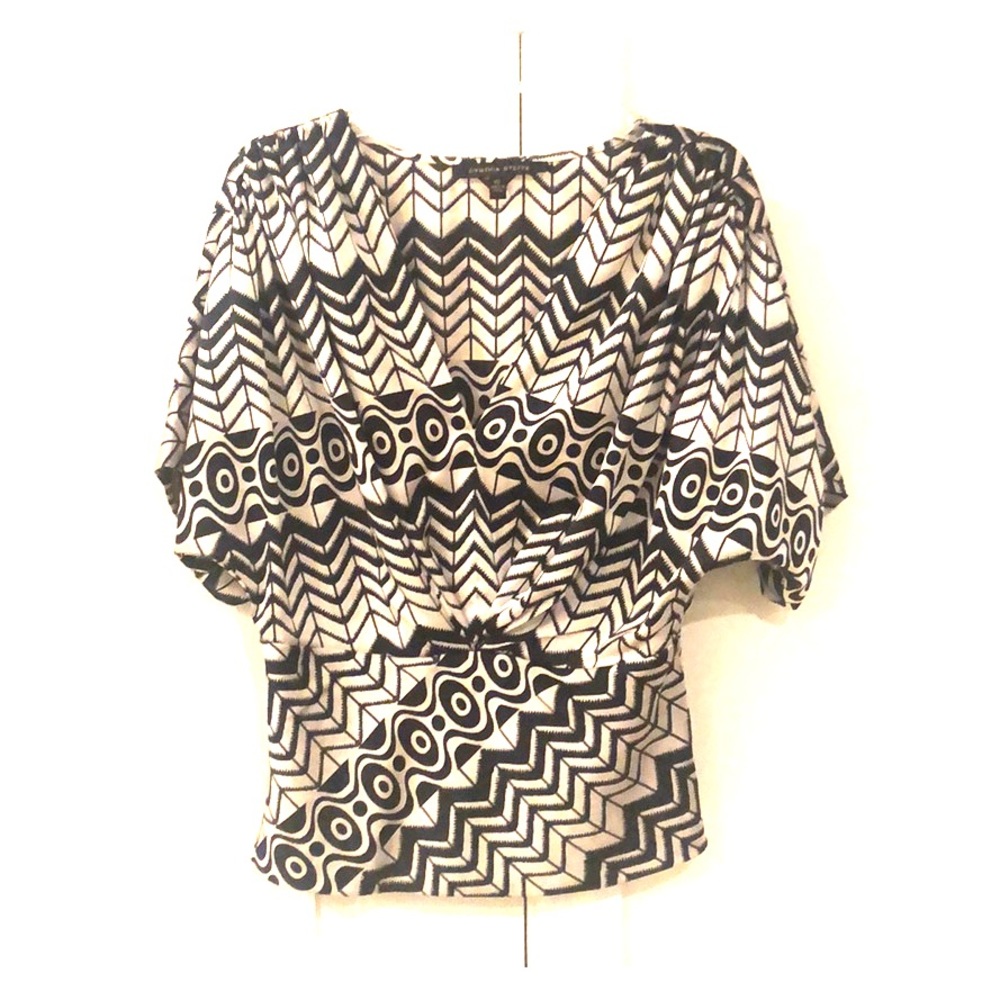 Cynthia’s Steffe xsmall blouse v-neck